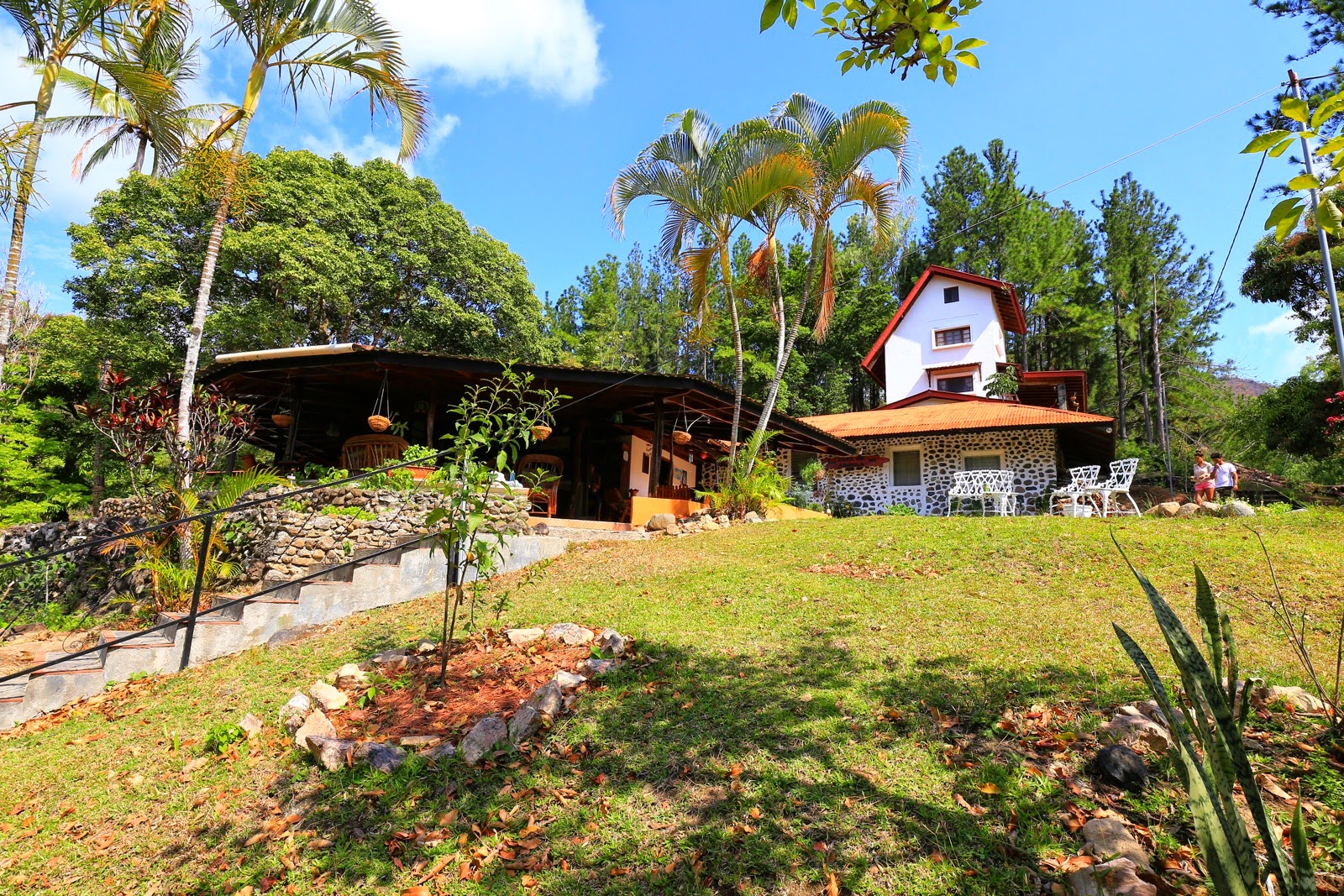 Le Mamallena Eco Lodge et son jardin