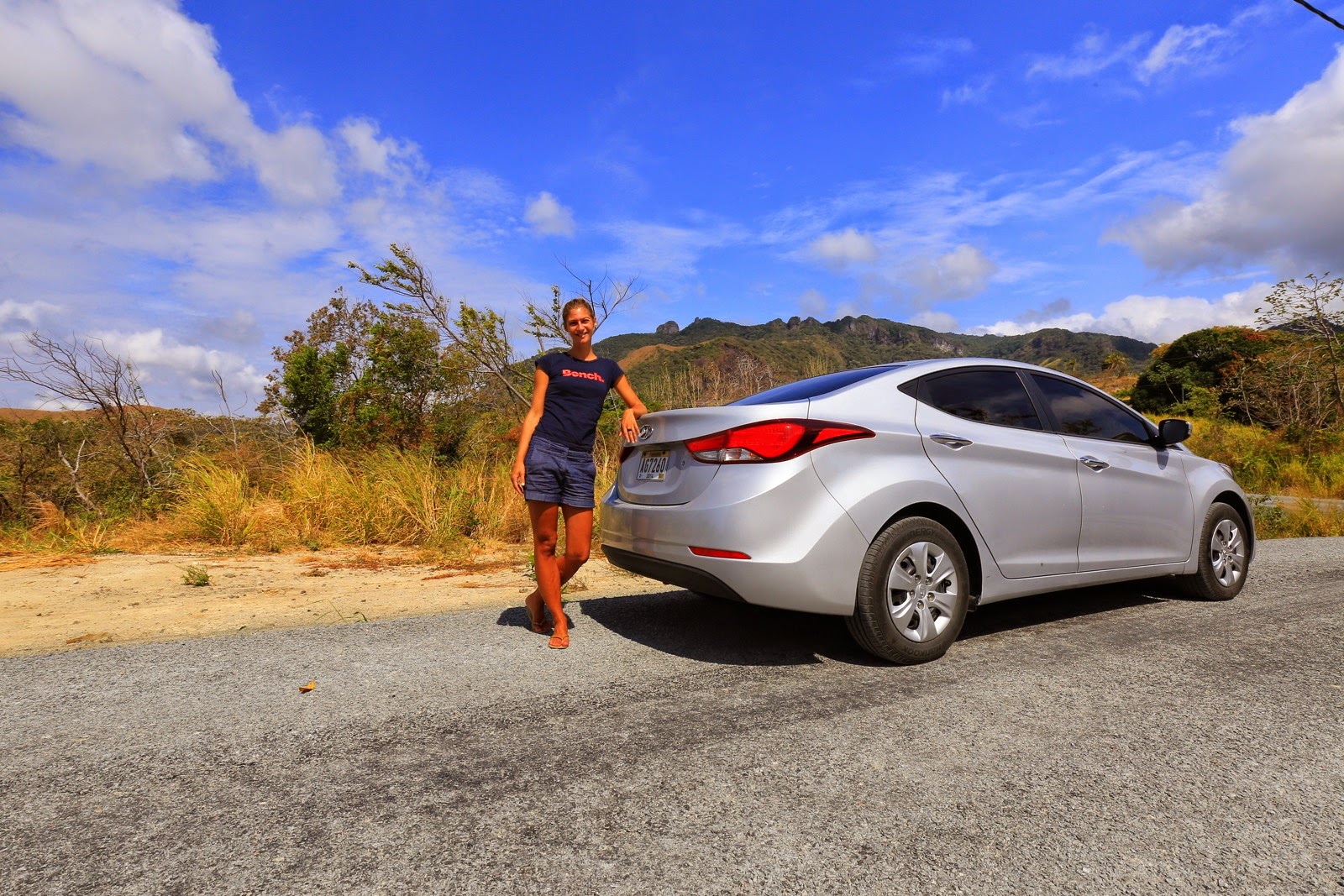 Notre voiture de location sur une route de montagne au Panama