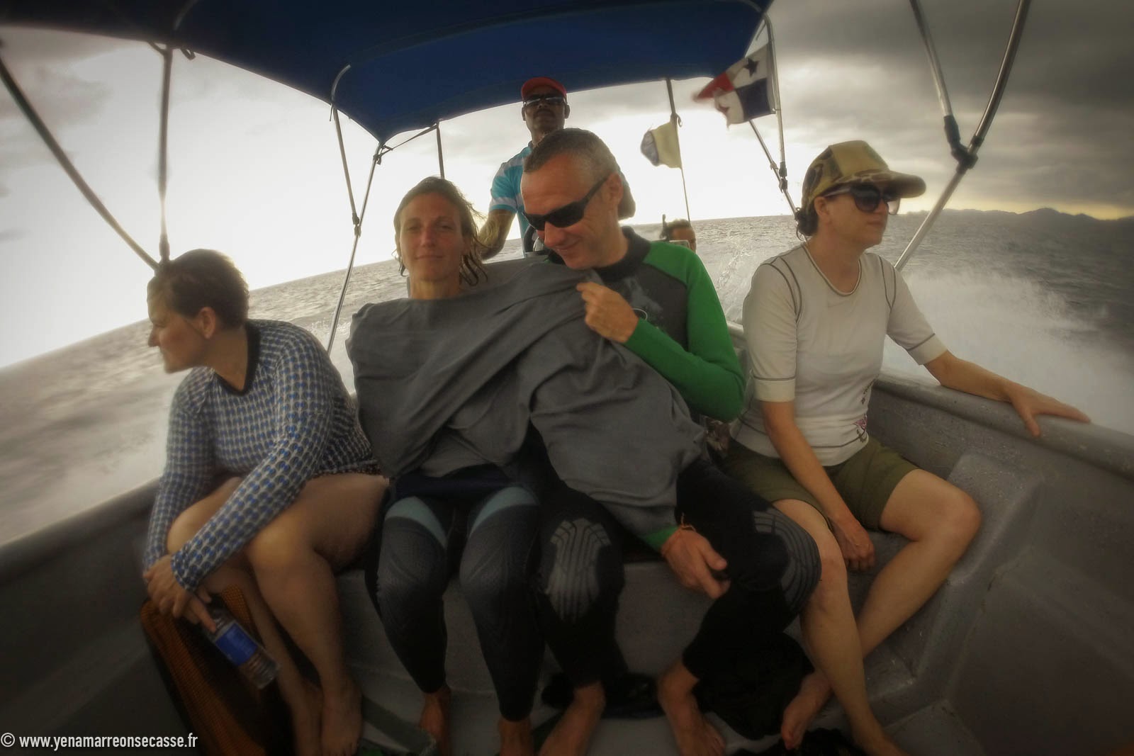 Retour en bateau vers Santa Catalina sous l’orage