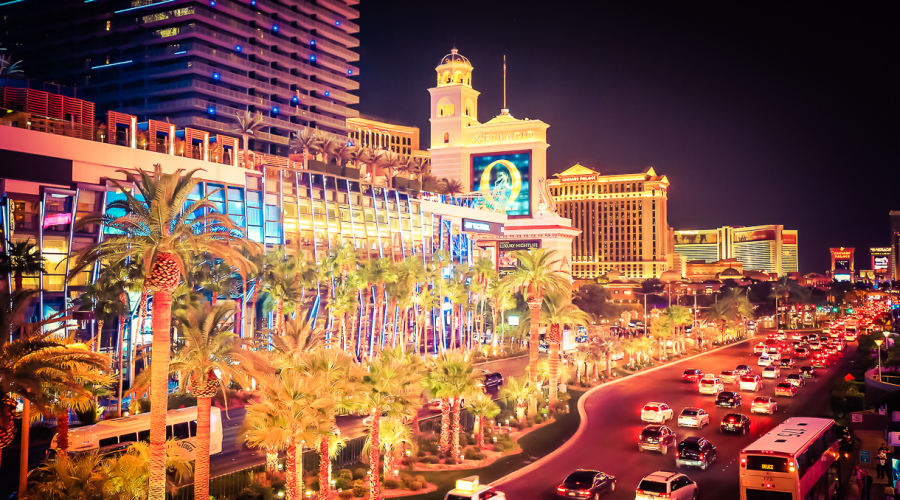 Le Strip de Las Vegas et ses casinos illuminés la nuit