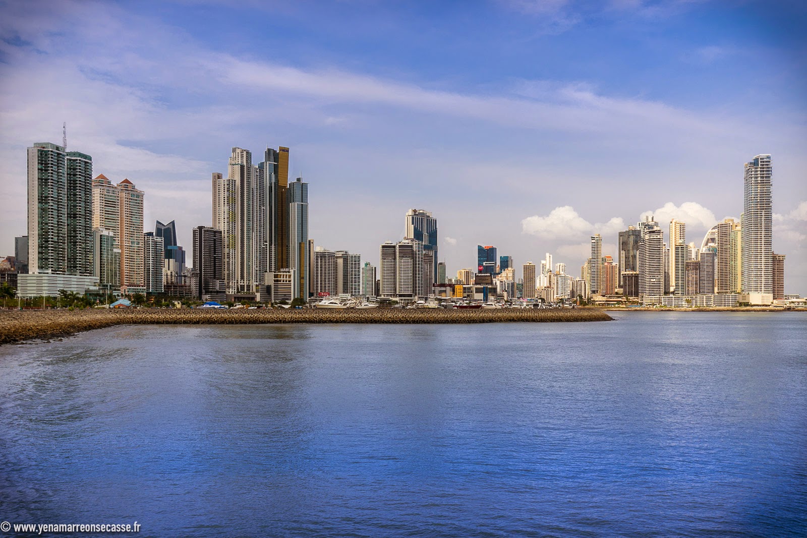 La skyline de Panama City au bord du Pacifique