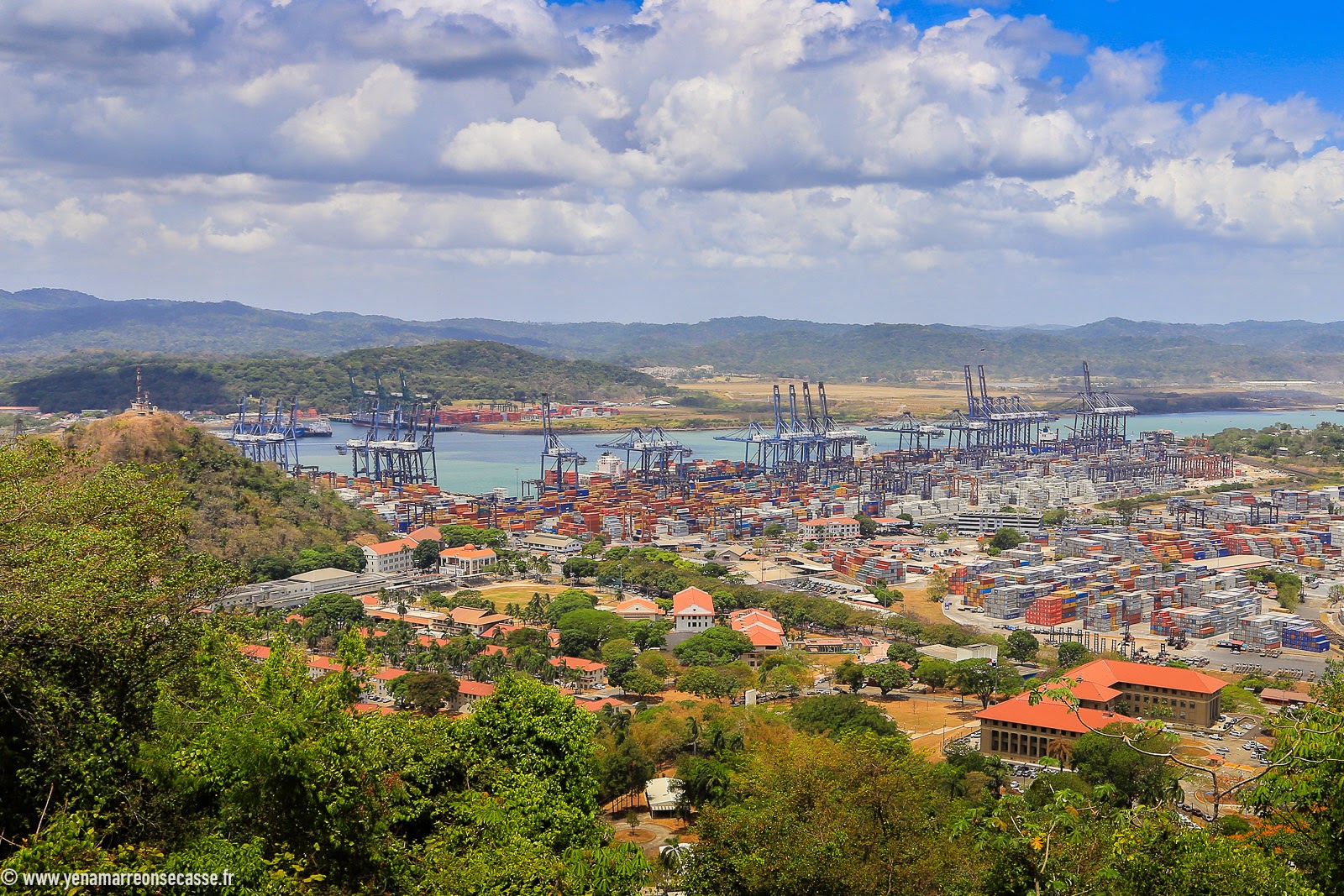 Le port et le canal vus du Cerro Ancón