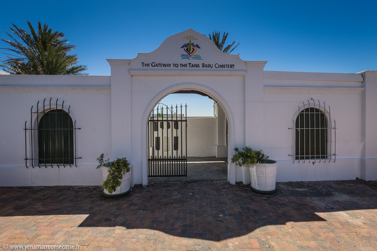 Entrée du cimetière Tana Baru