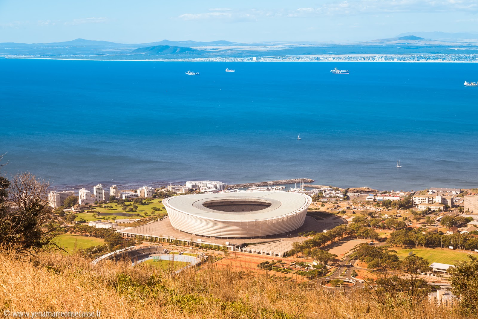 Le stade et l’océan vus de Signal Hill