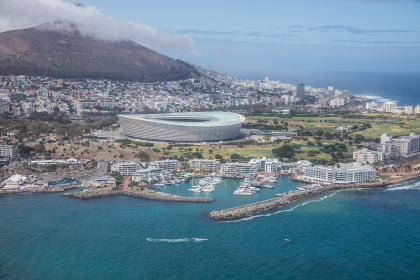 Vue aérienne de Cape Town, du stade et du Waterfront