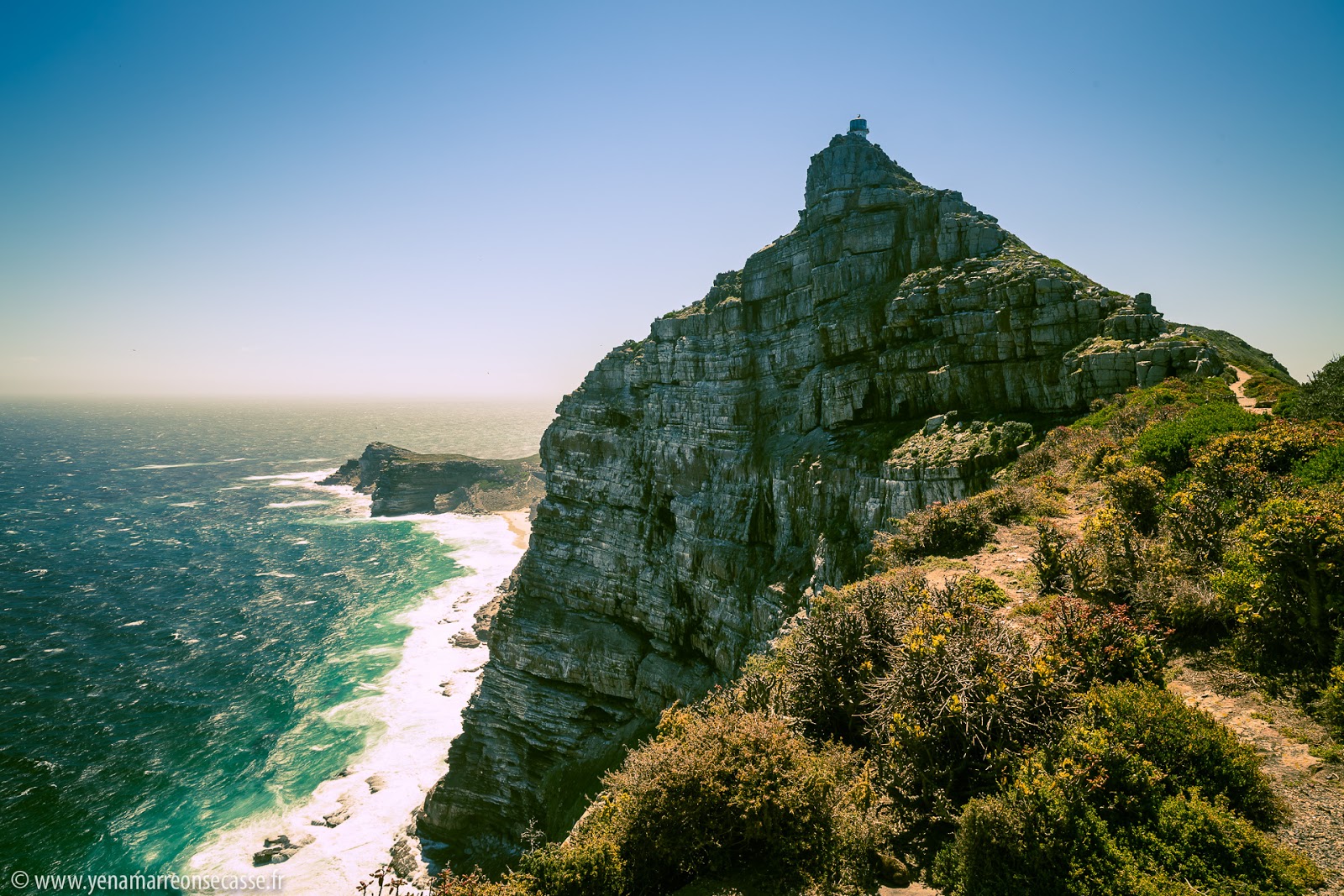 Le phare de Cape Point sur la falaise