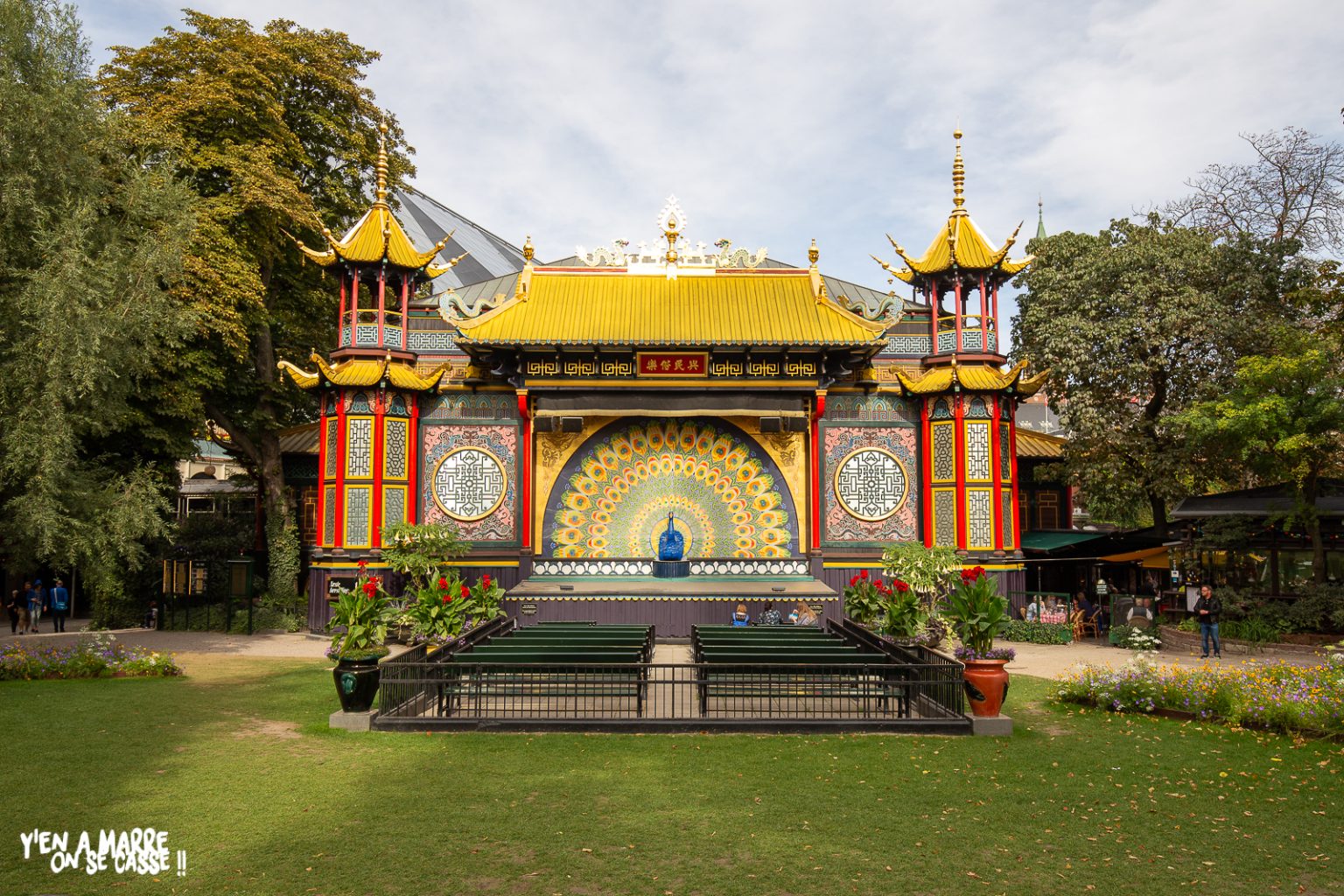 Pavillon doré dans les jardins de Tivoli