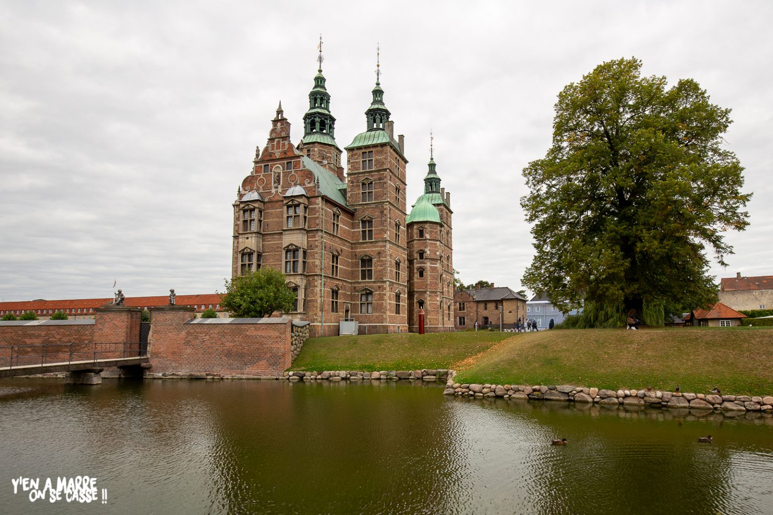Le château de Rosenborg et ses douves