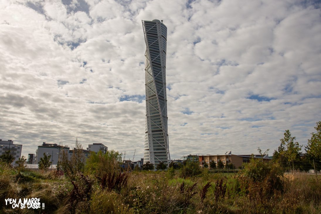 Le Turning Torso, gratte-ciel vrillé de Malmö, en Suède
