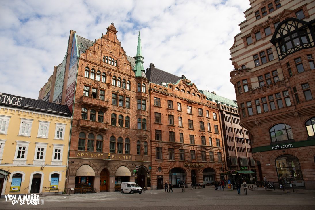 Façades anciennes en briques dans le centre de Malmö
