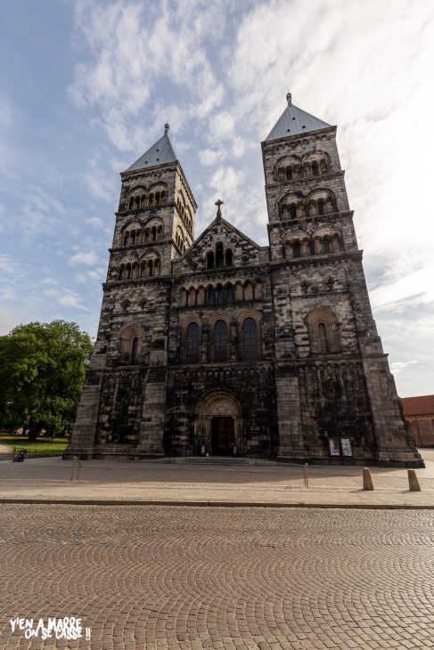 La façade et les deux tours de la cathédrale de Lund