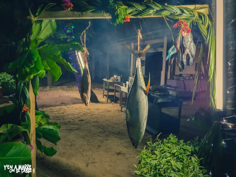 Poissons exposés pour le buffet du réveillon